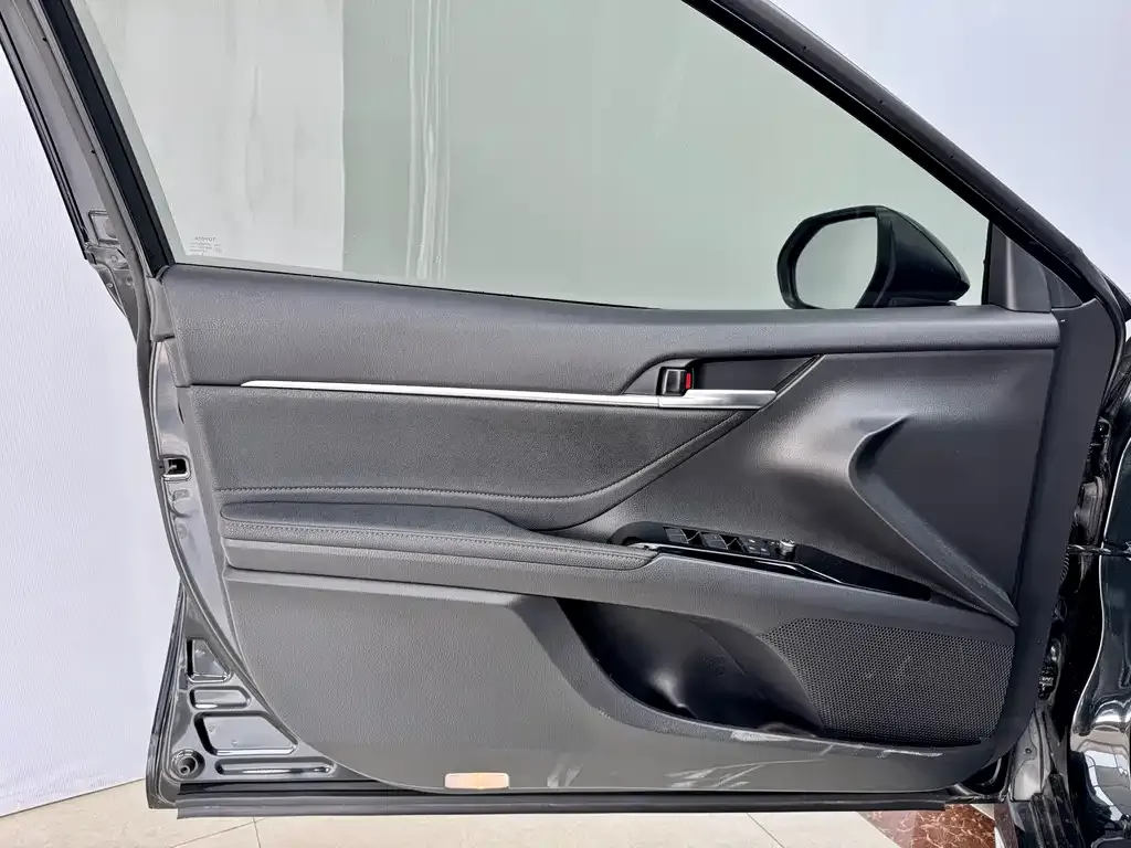 Toyota Camry 2023 из CN, фото 6