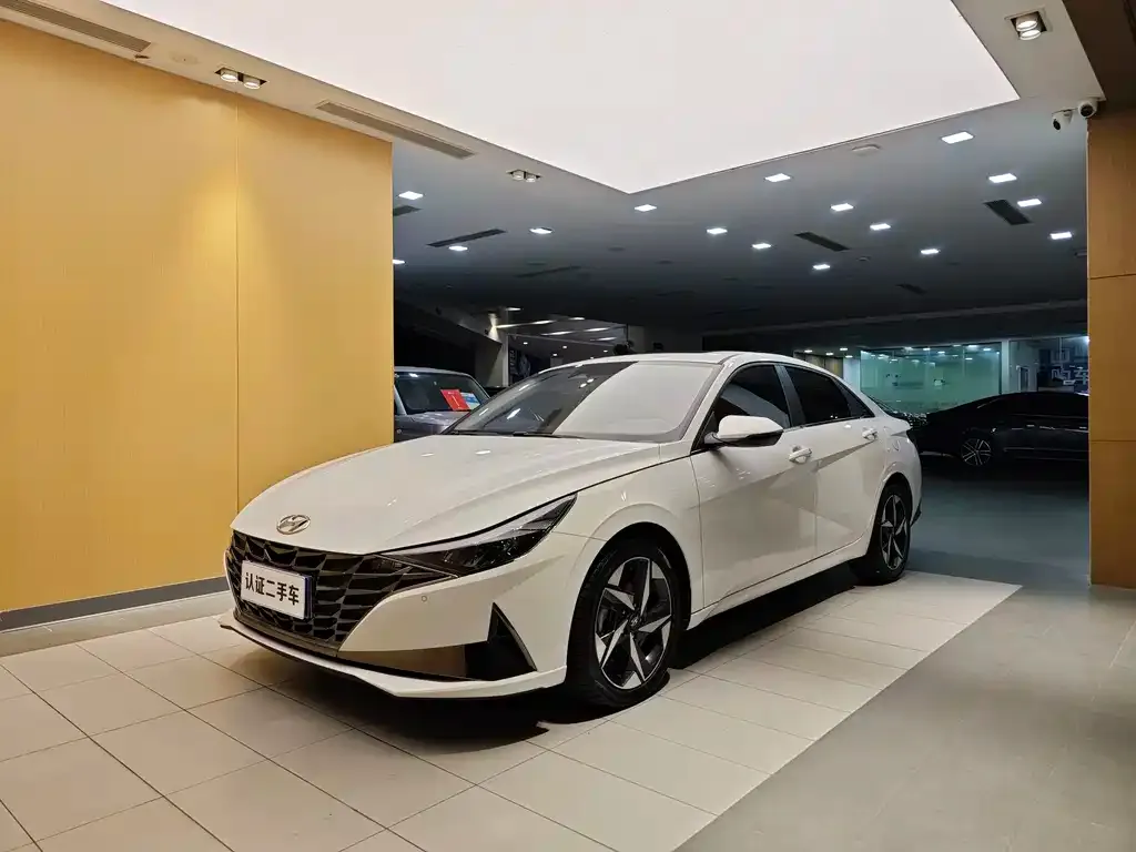 Hyundai Elantra 2023 из CN, фото 1
