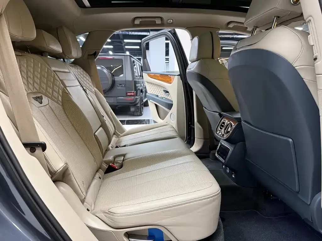 Bentley Bentayga 2021 из CN, фото 5