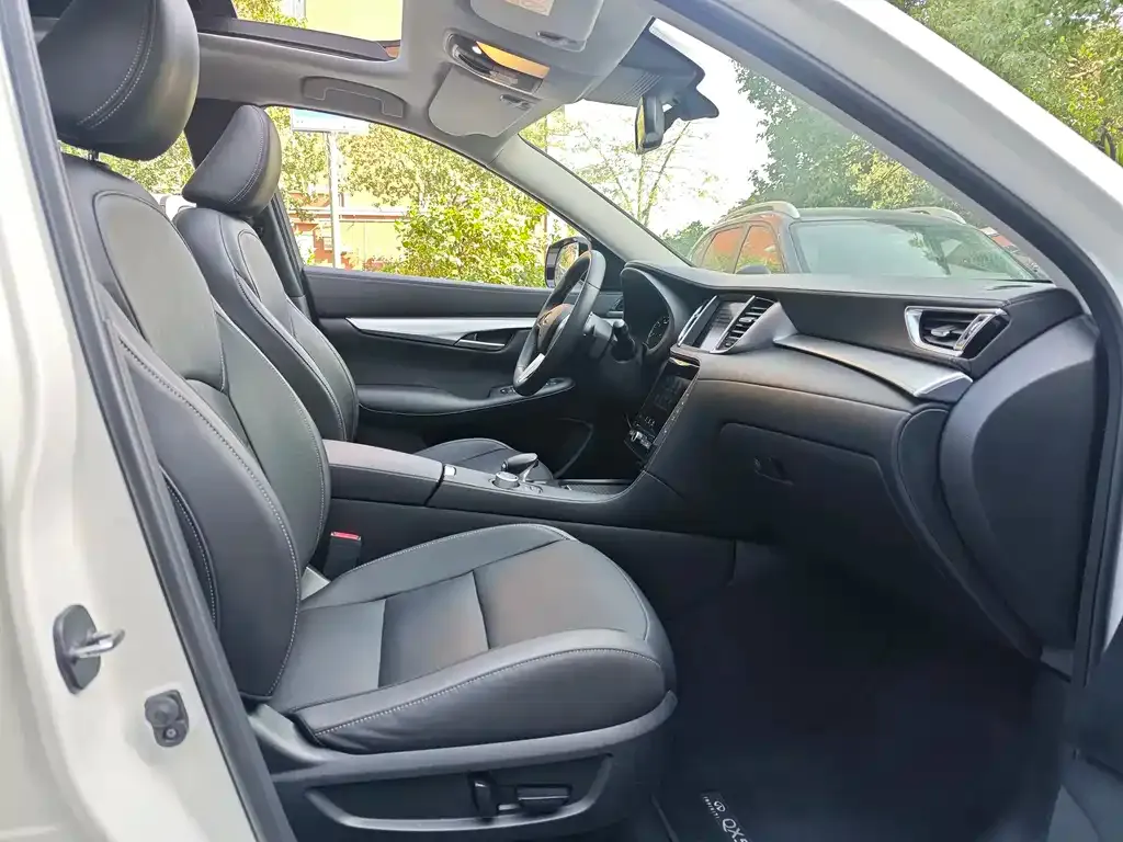 Infiniti QX50 2024 из CN, фото 5
