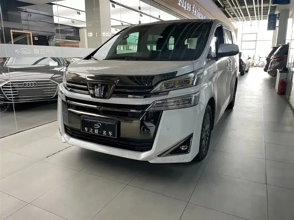 Toyota Vellfire — фото 9
