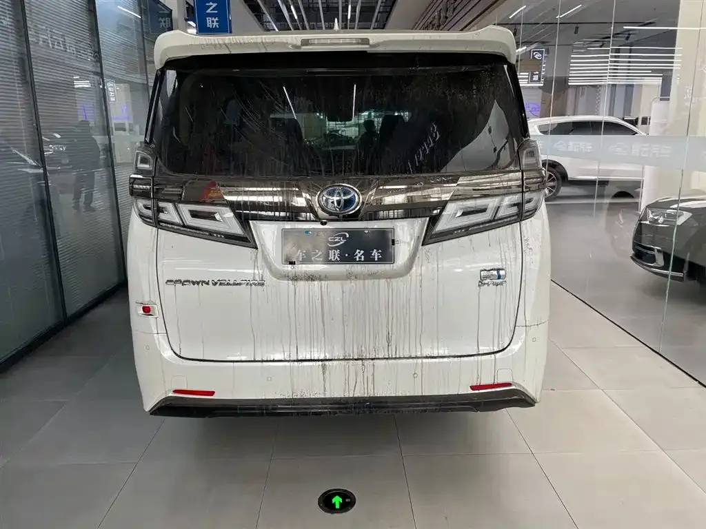 Toyota Vellfire — фото 4