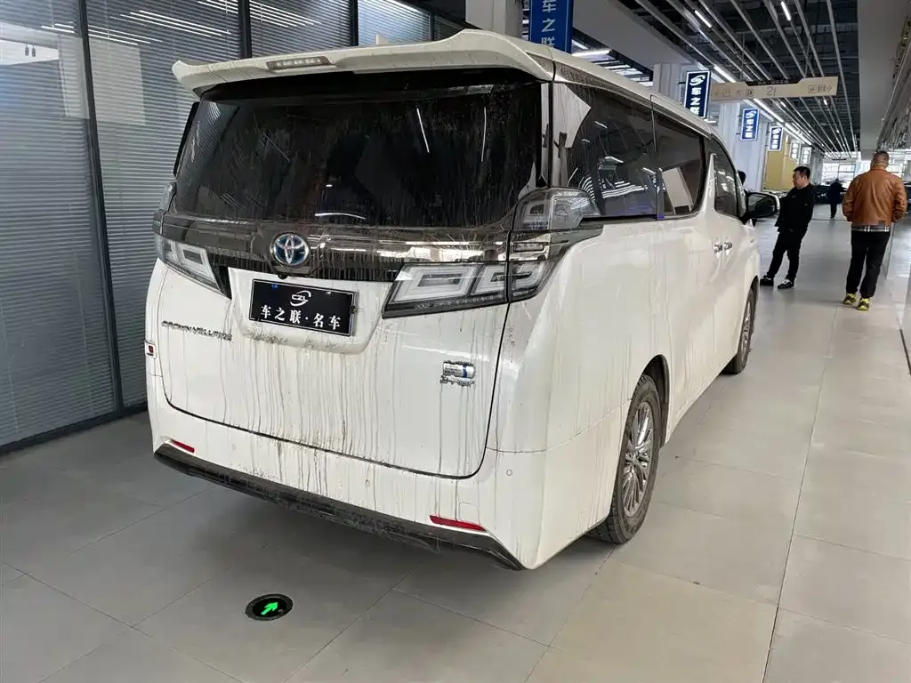 Toyota Vellfire — фото 5