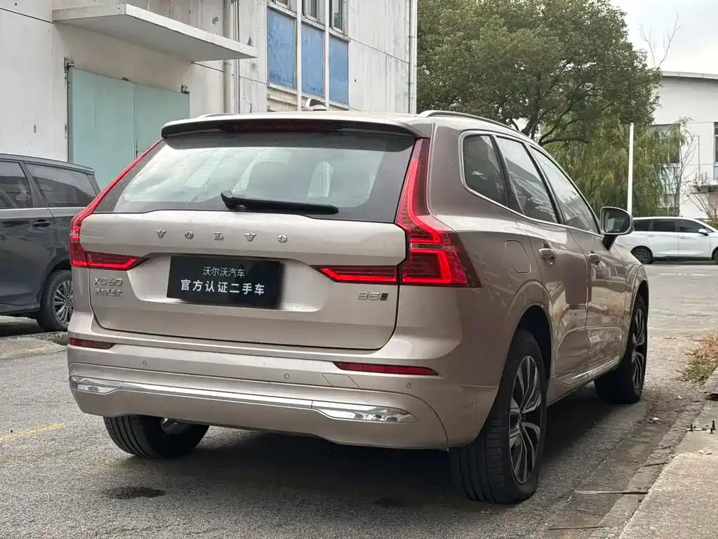 Volvo XC60 — фото 3