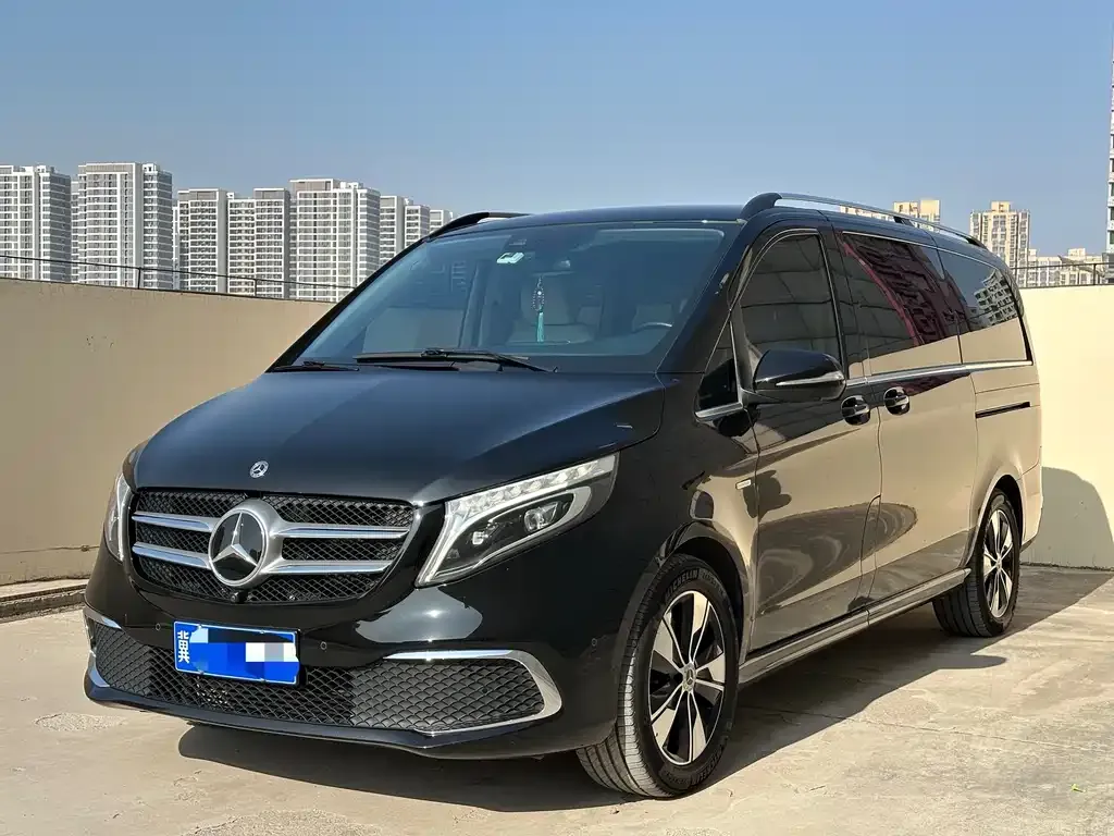 Mercedes-Benz V-Class — фото 1