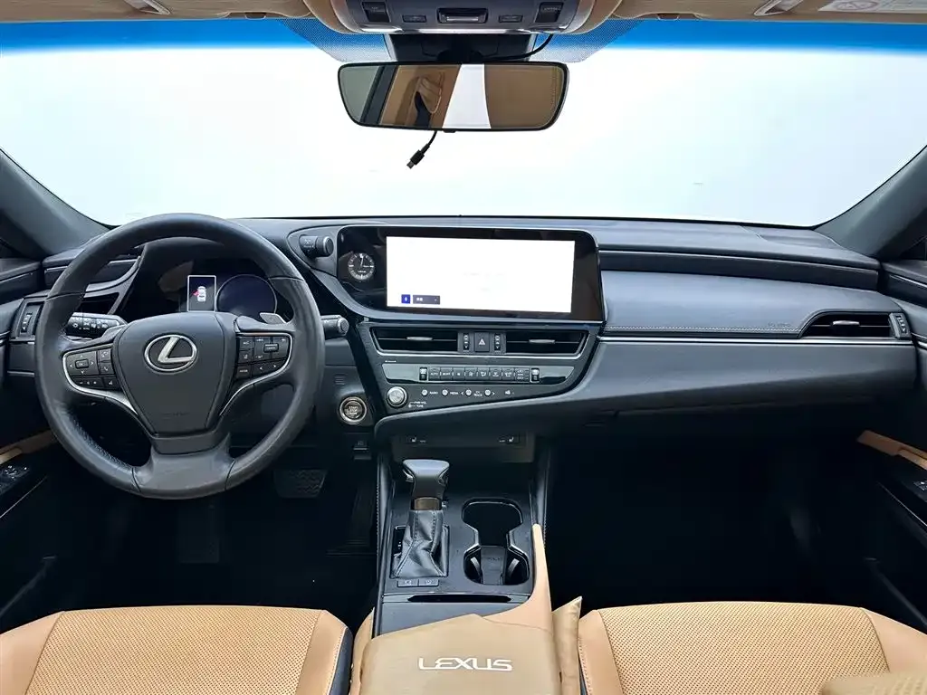 Lexus ES — фото 8