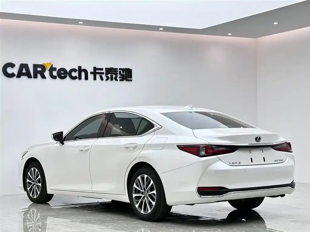 Lexus ES — фото 4