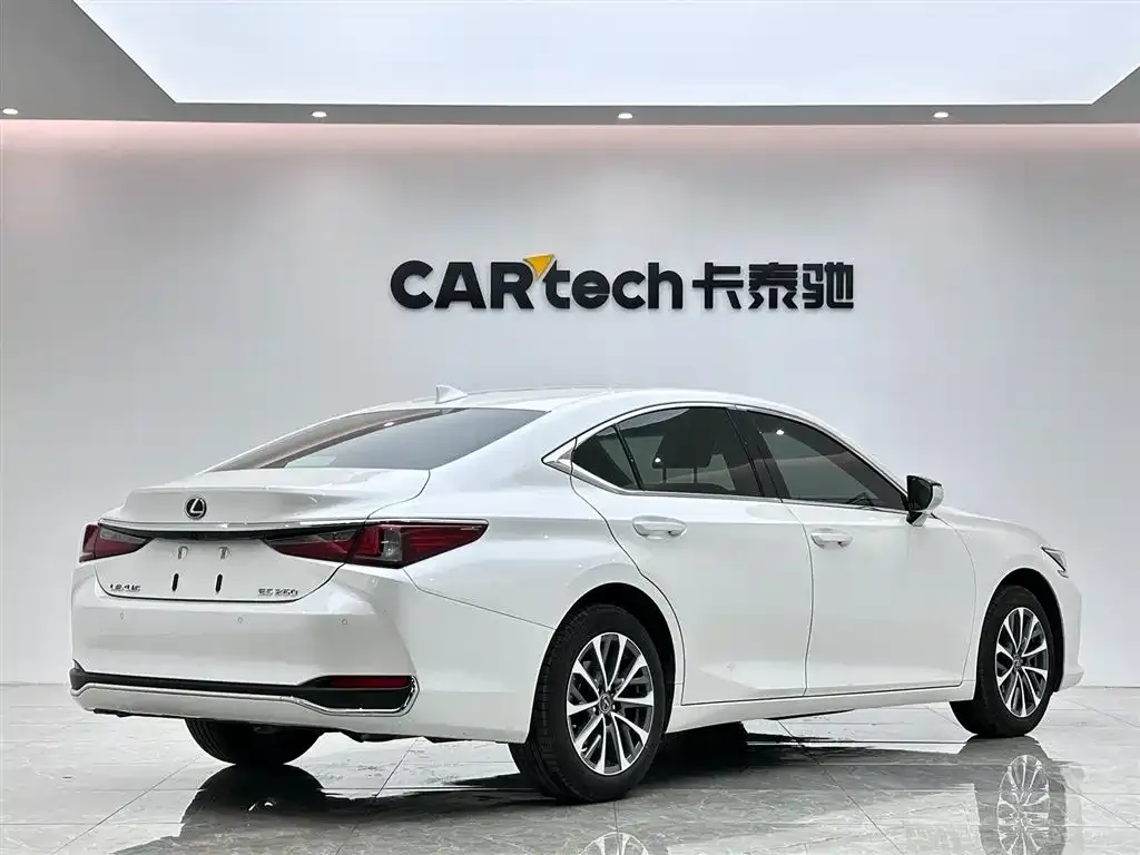 Lexus ES — фото 5