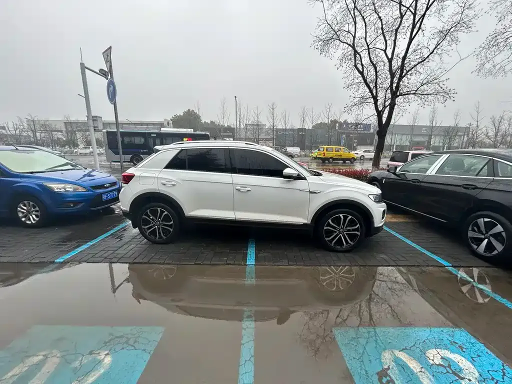 Volkswagen T-Roc 2022 из CN, фото 2