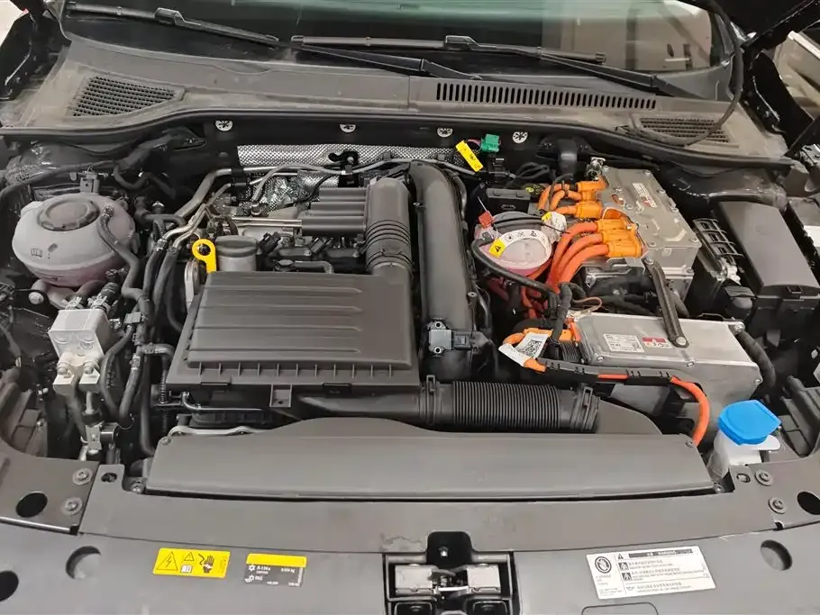 Volkswagen Passat New Energy — фото 9