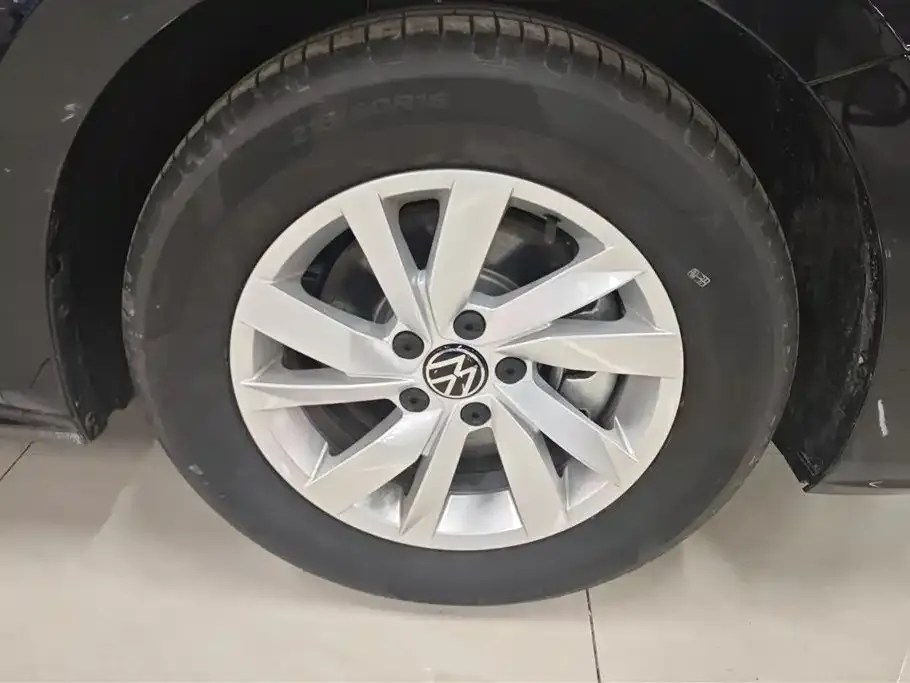 Volkswagen Passat New Energy — фото 7