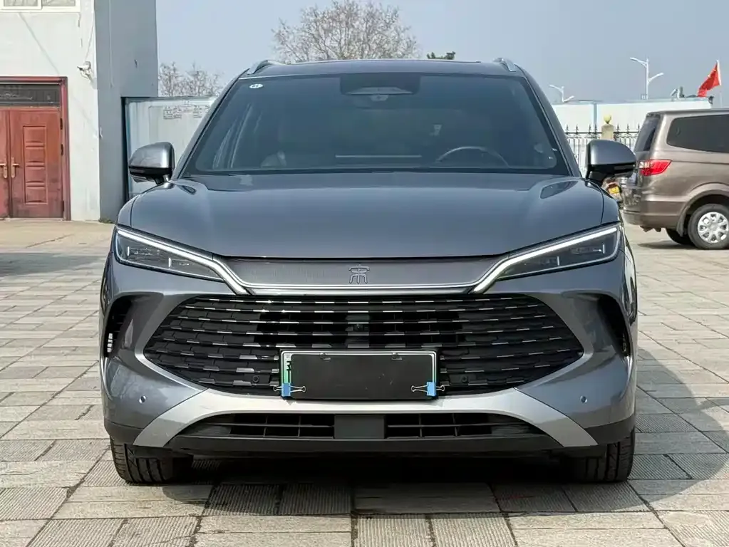BYD L DM-i — фото 4