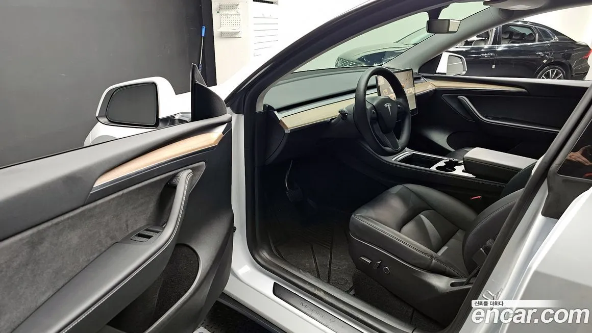 Tesla Model Y 2023 из KR, фото 10