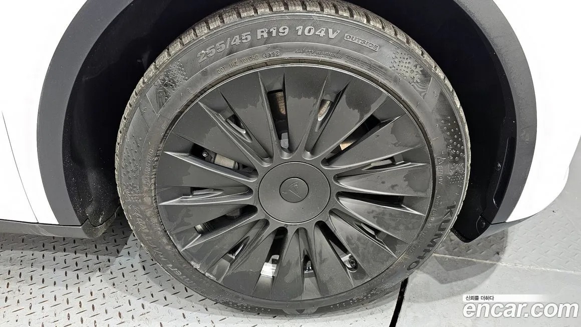 Tesla Model Y 2023 из KR, фото 6