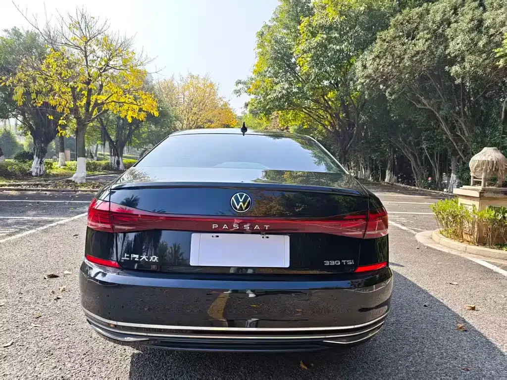 Volkswagen Passat — фото 3