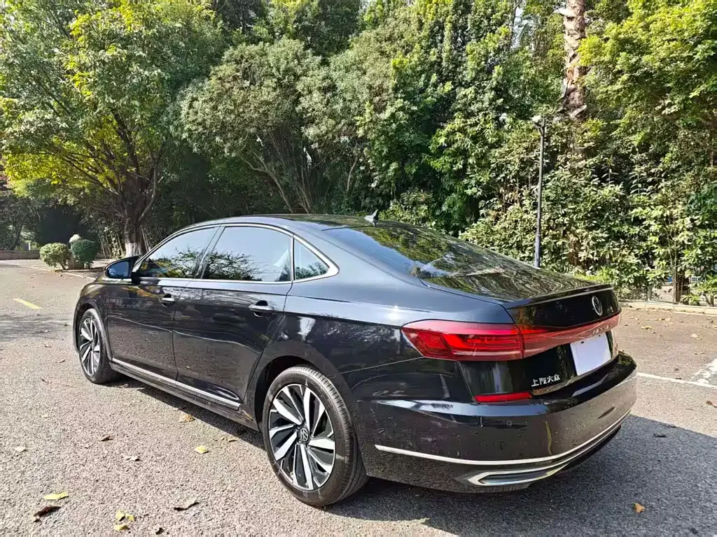 Volkswagen Passat — фото 6