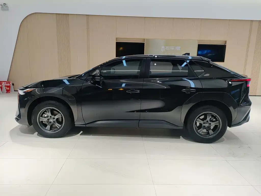 Toyota bZ4X 2023 из CN, фото 6