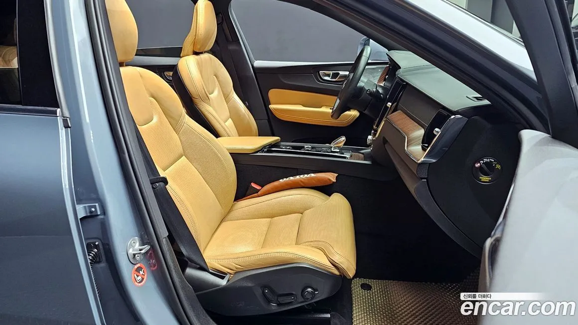Volvo XC60 2023 из KR, фото 8