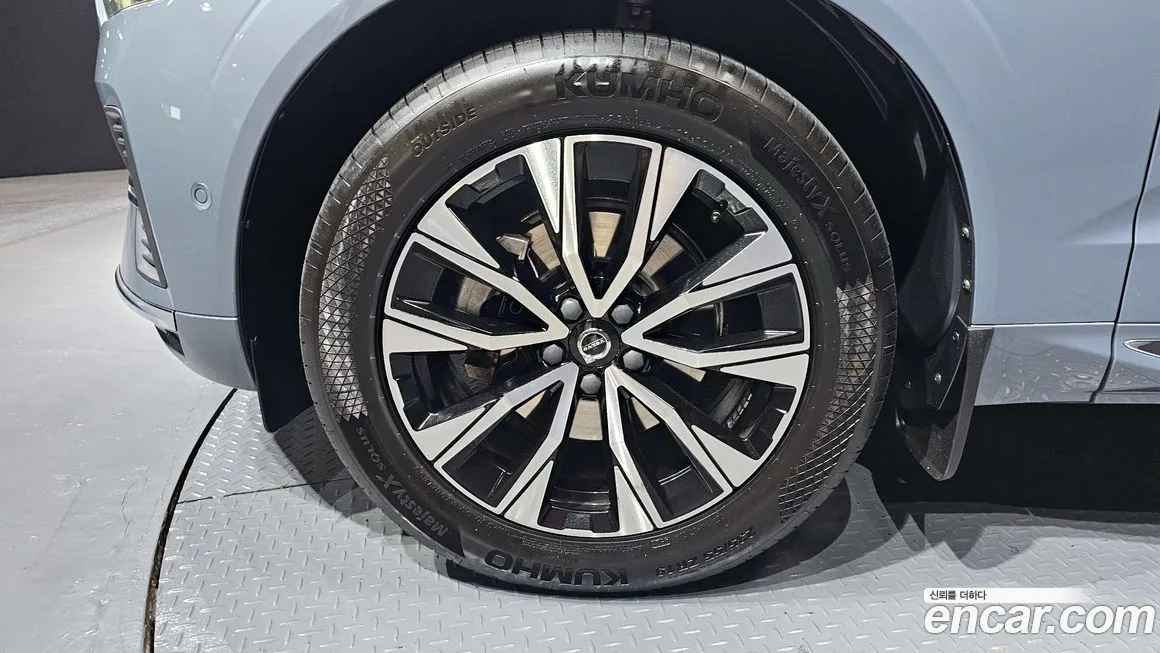 Volvo XC60 2023 из KR, фото 10