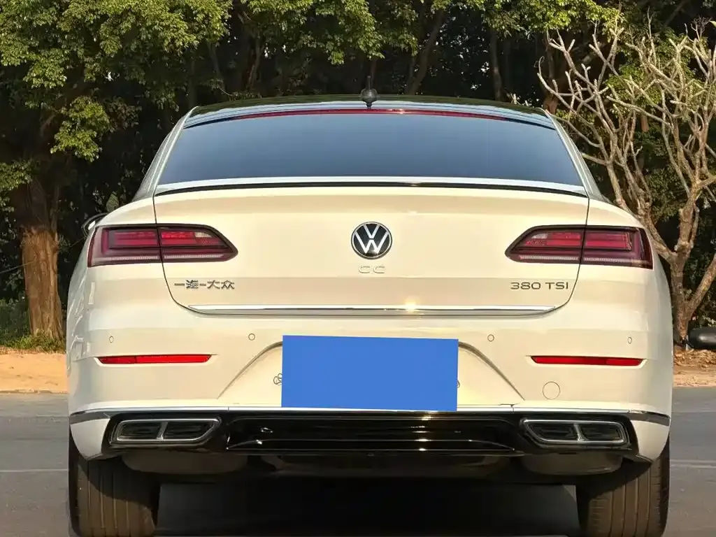 Volkswagen CC — фото 3