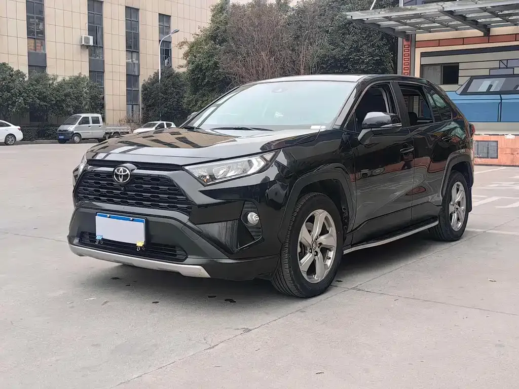 Toyota RAV4 2022 из CN, фото 1