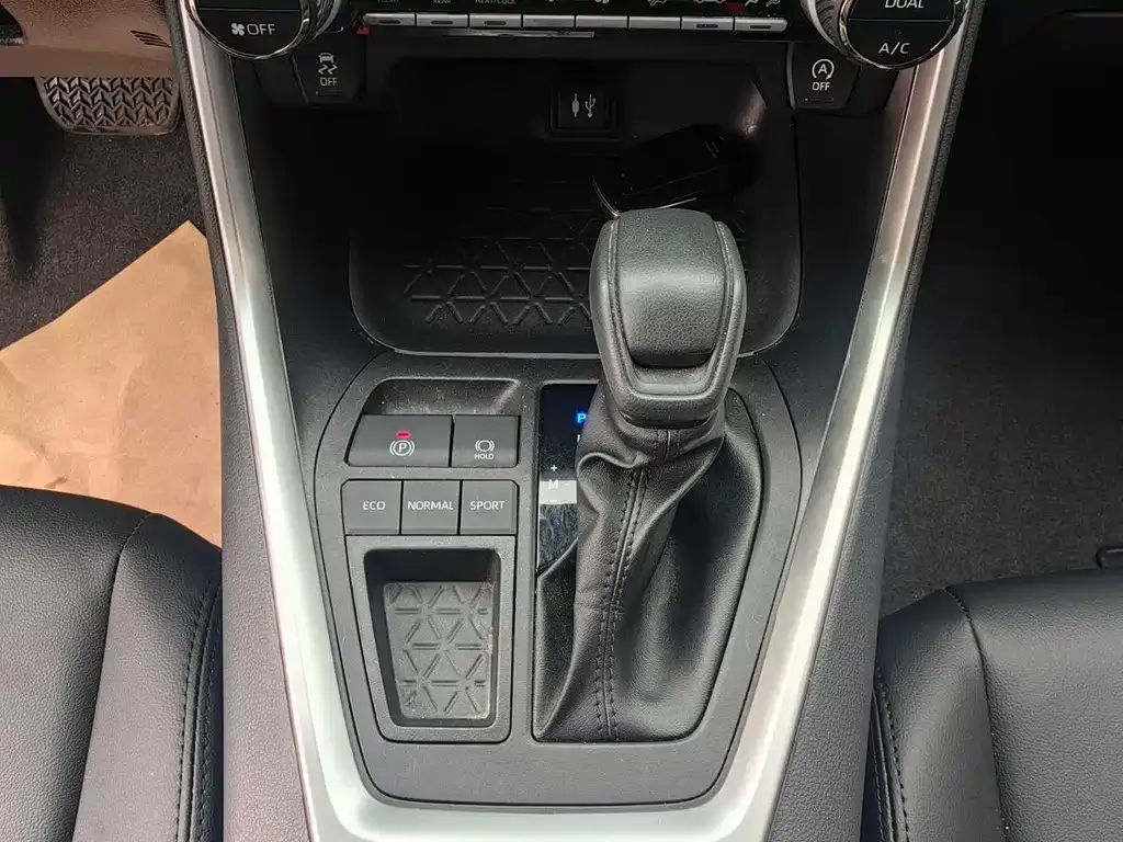 Toyota RAV4 2022 из CN, фото 6