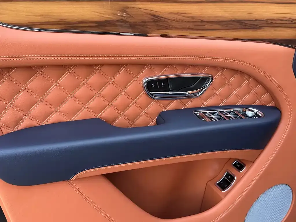 Bentley Bentayga — фото 6