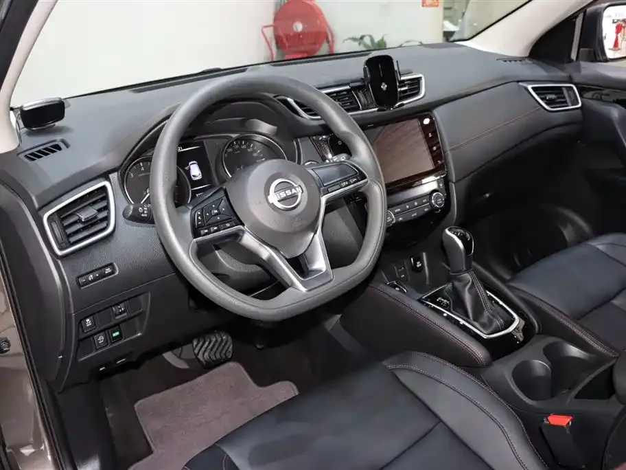 Nissan Qashqai — фото 10