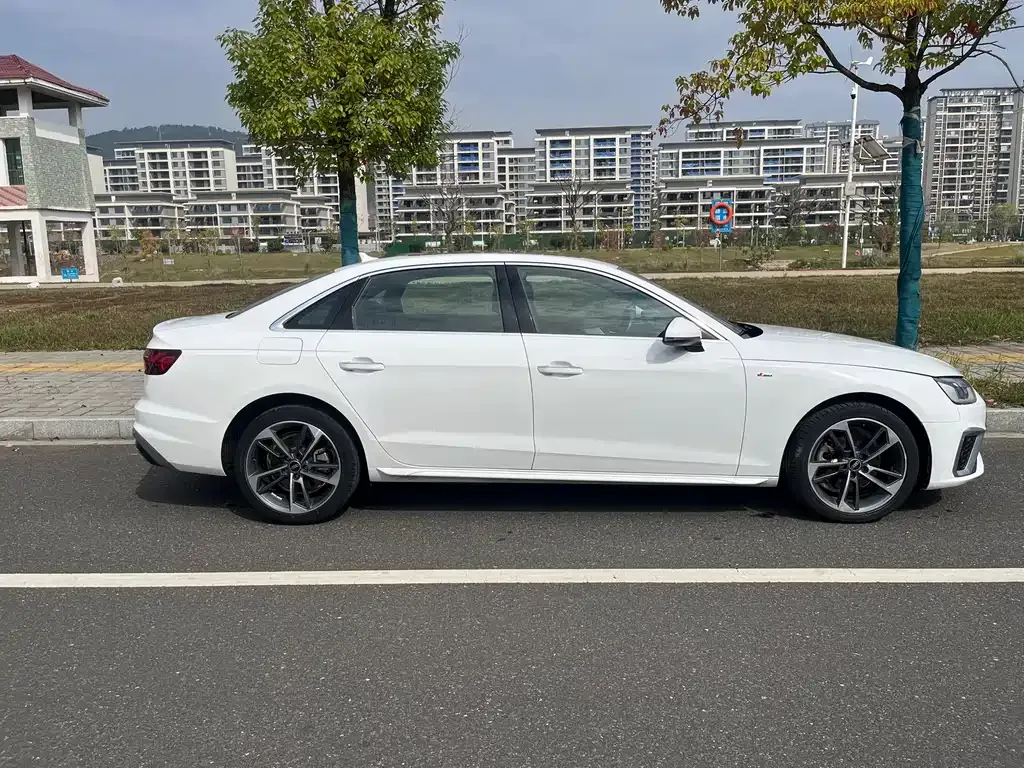 Audi A4L — фото 10