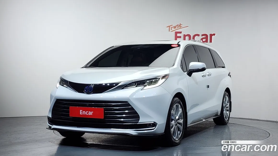Toyota Sienna 2023 из KR, фото 1