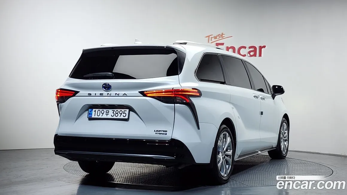 Toyota Sienna 2023 из KR, фото 3