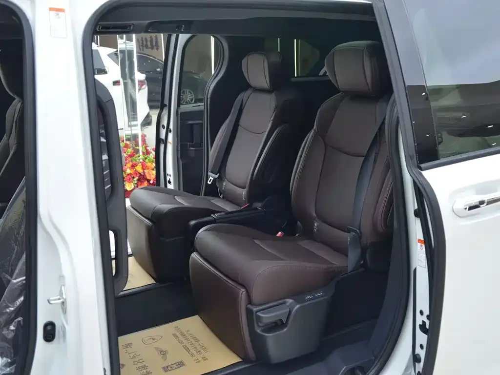 Toyota Granvia 2026 из CN, фото 6