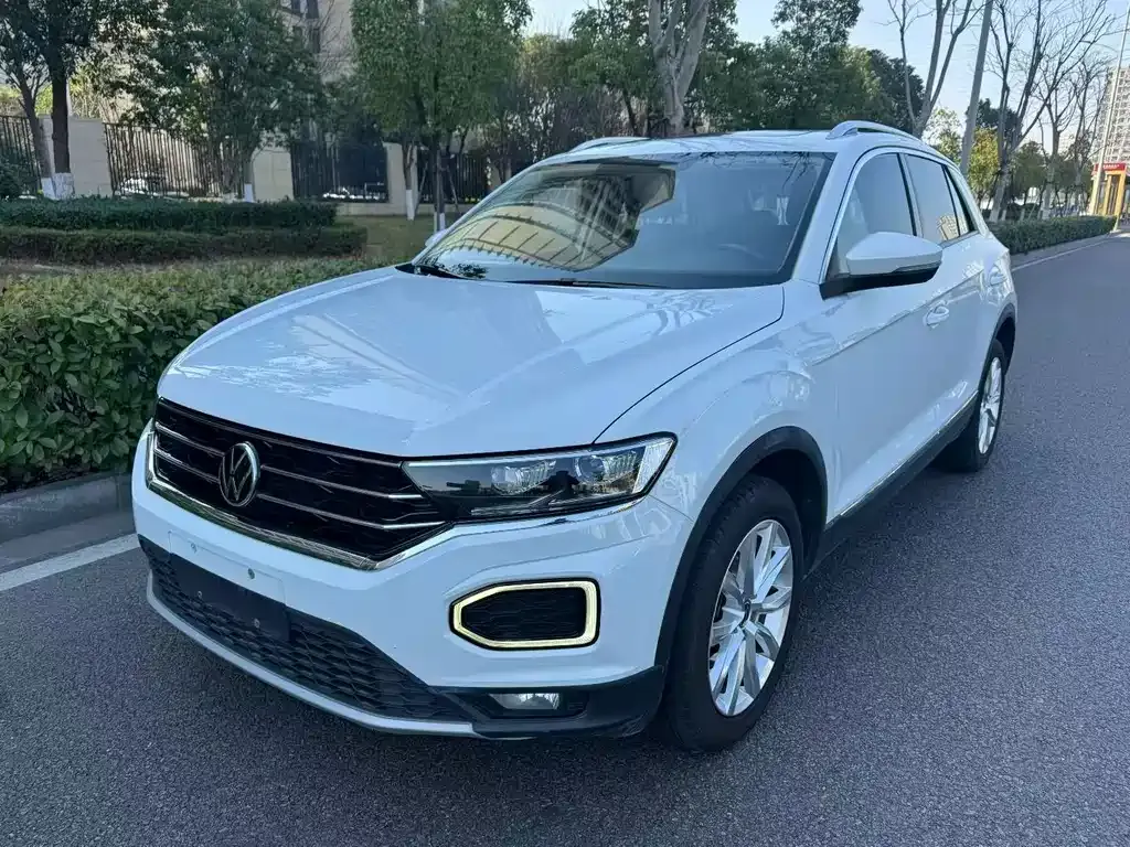 Volkswagen T-Roc — фото 1