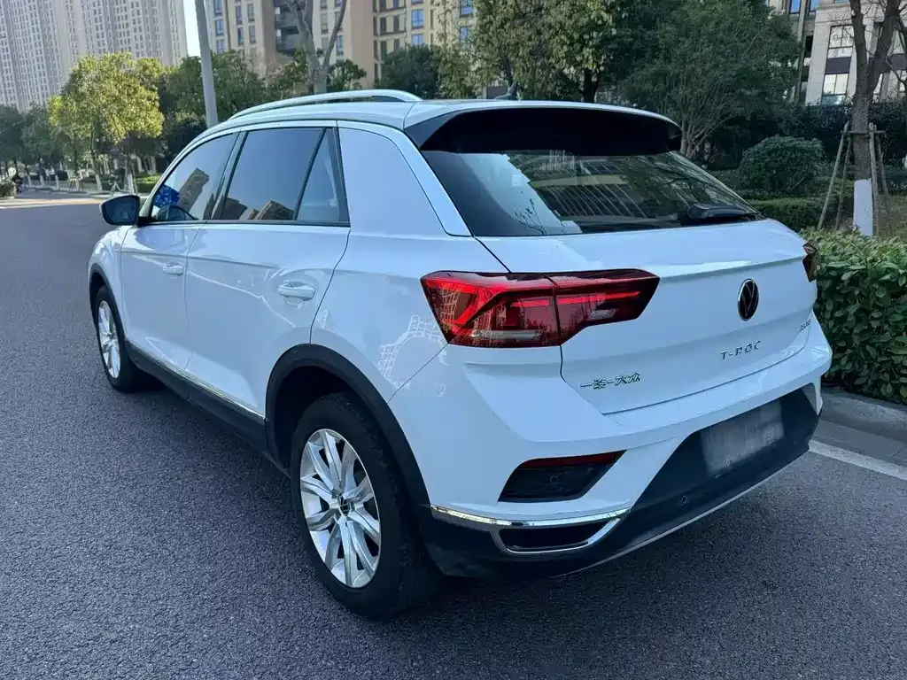 Volkswagen T-Roc — фото 7