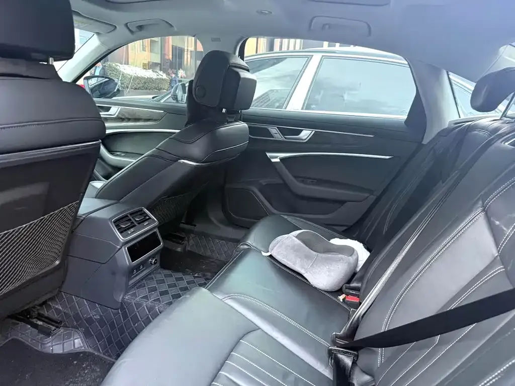 Audi A6L 2024 из CN, фото 4