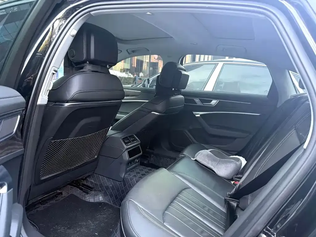 Audi A6L 2024 из CN, фото 3