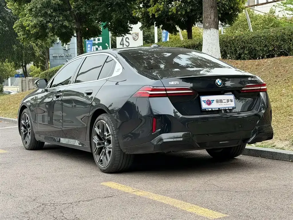 BMW 5 Series 2025 из CN, фото 5