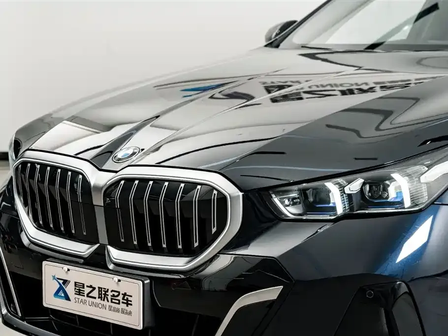 BMW 5 Series 2025 из CN, фото 7