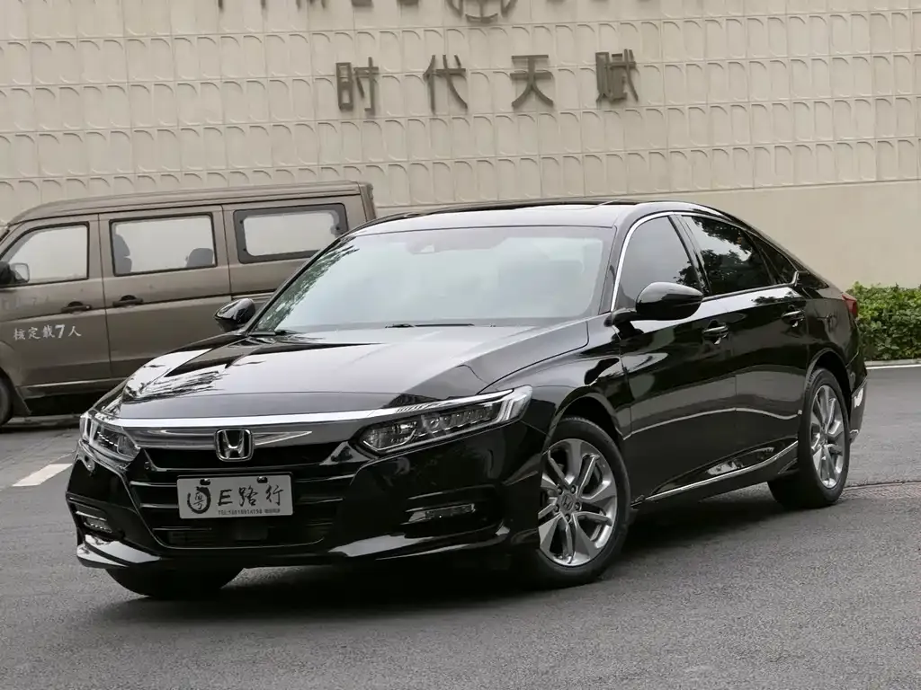 Honda Accord — фото 1