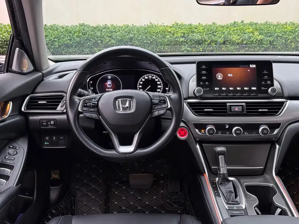 Honda Accord — фото 10