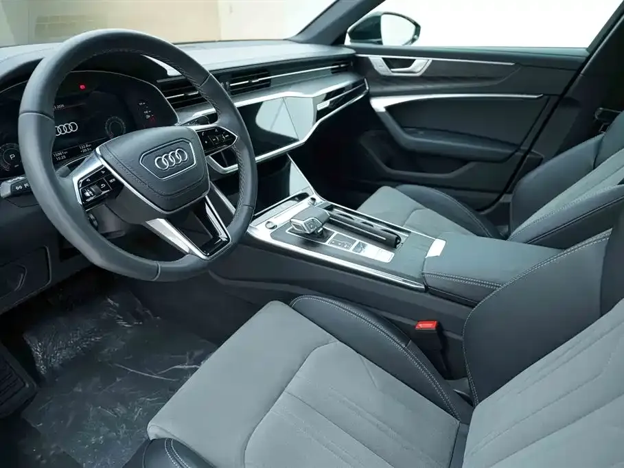 Audi A6L — фото 10