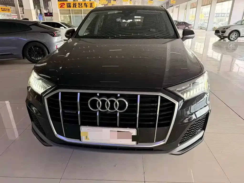 Audi Q7 2021 из CN, фото 1