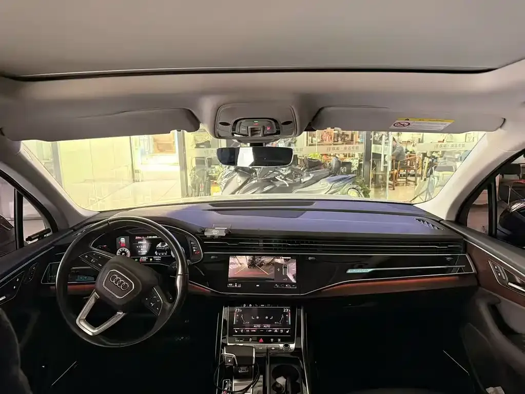 Audi Q7 2021 из CN, фото 4