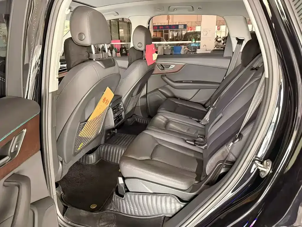 Audi Q7 2021 из CN, фото 3