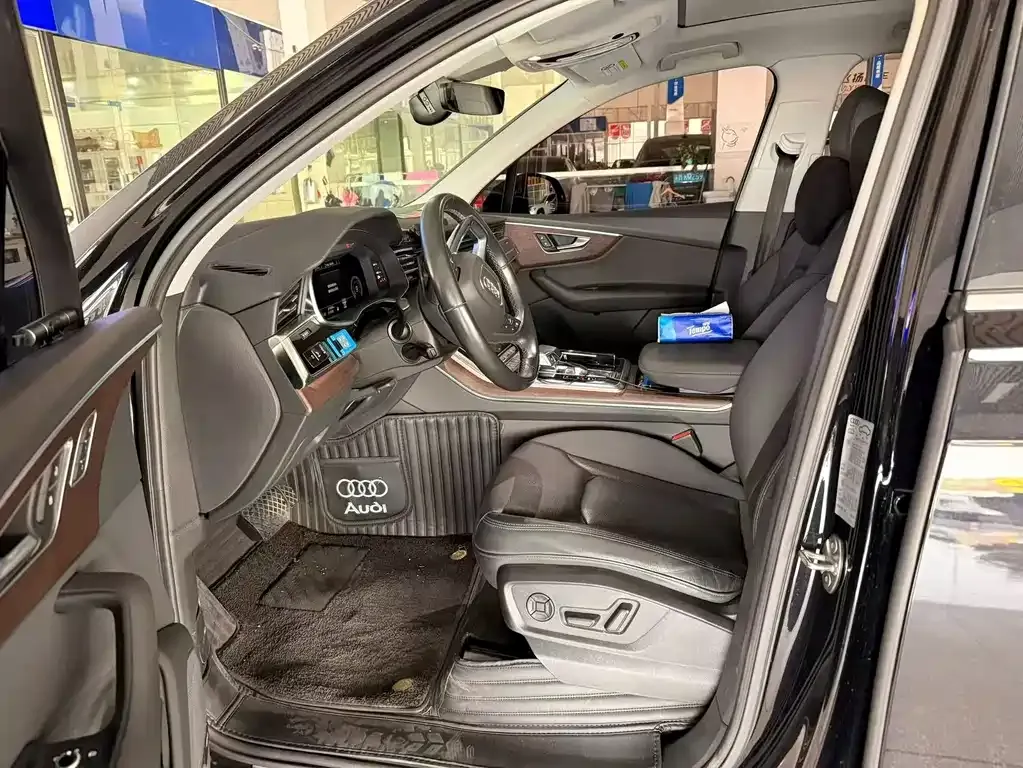 Audi Q7 2021 из CN, фото 5