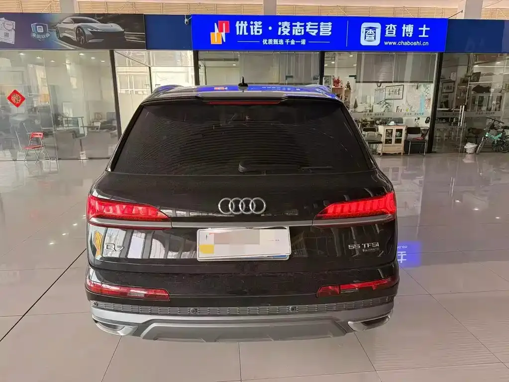 Audi Q7 2021 из CN, фото 6