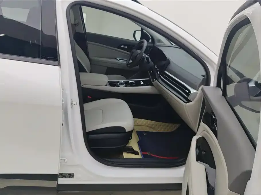 Kia Sportage 2023 из CN, фото 8