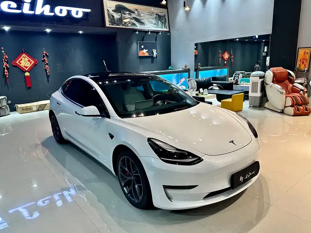 Tesla Model 3 — фото 6