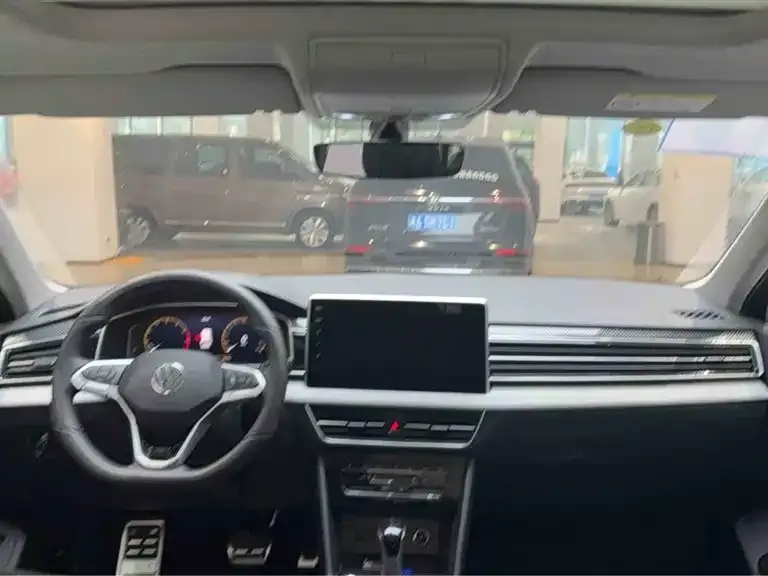 Volkswagen Tiguan L 2025 из CN, фото 2