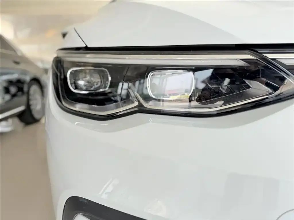 Volkswagen Golf 2021 из CN, фото 2